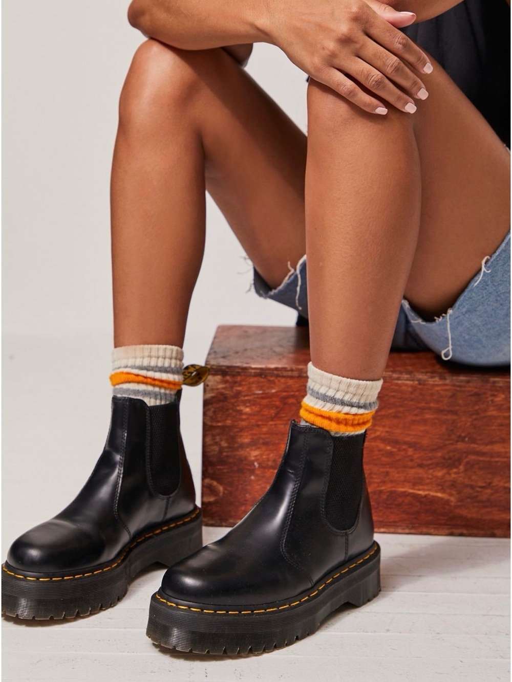 Dr. Martens 2976 Quad Chelsea Boots Size 37 or 6 Like new!